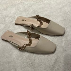 Zara Flats With Chain Detail!